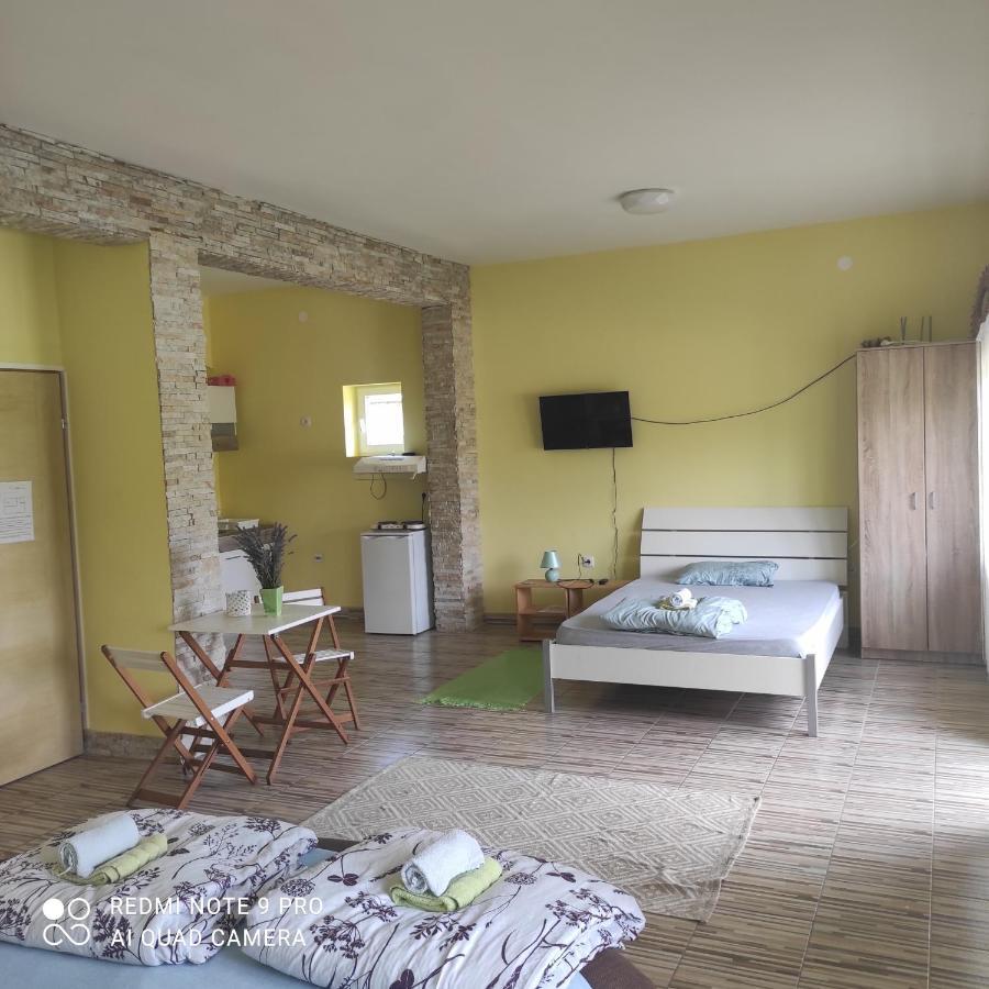 Mirella33 Appartement Palić Buitenkant foto